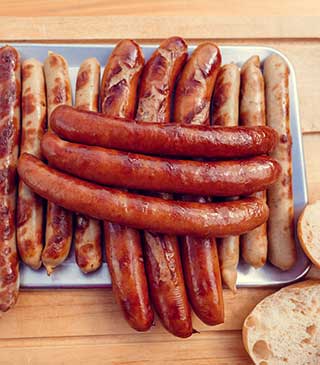 Rostbratwürste perfekt gegrillt - Vielfalt von Kebben